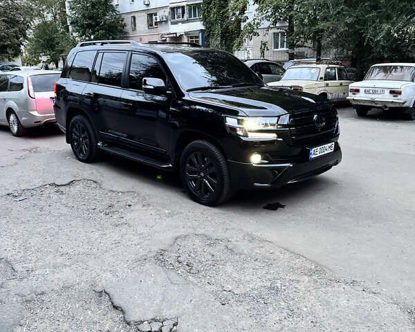 Черный Тойота Ленд Крузер, объемом двигателя 4.46 л и пробегом 177 тыс. км за 52000 $, фото 62 на Automoto.ua
