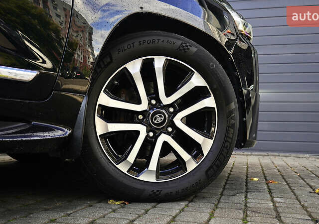 Черный Тойота Ленд Крузер, объемом двигателя 4.46 л и пробегом 149 тыс. км за 52700 $, фото 22 на Automoto.ua