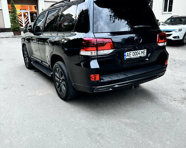 Черный Тойота Ленд Крузер, объемом двигателя 4.46 л и пробегом 177 тыс. км за 52000 $, фото 29 на Automoto.ua