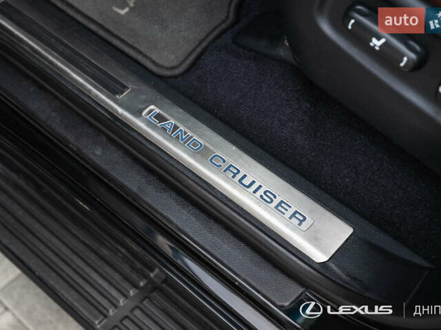 Черный Тойота Ленд Крузер, объемом двигателя 4.46 л и пробегом 222 тыс. км за 44700 $, фото 43 на Automoto.ua