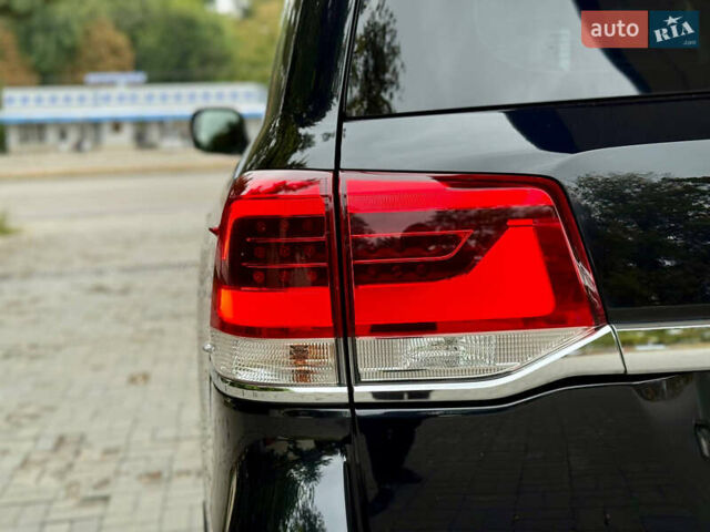 Черный Тойота Ленд Крузер, объемом двигателя 4.46 л и пробегом 118 тыс. км за 55500 $, фото 10 на Automoto.ua