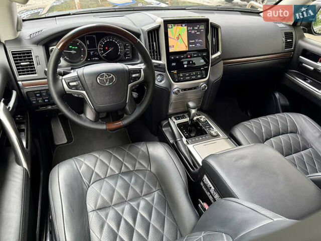 Черный Тойота Ленд Крузер, объемом двигателя 4.46 л и пробегом 118 тыс. км за 55500 $, фото 37 на Automoto.ua