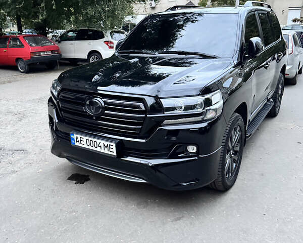 Черный Тойота Ленд Крузер, объемом двигателя 4.46 л и пробегом 177 тыс. км за 52000 $, фото 39 на Automoto.ua