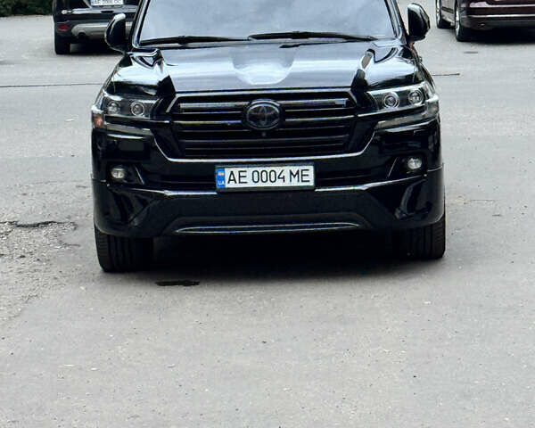 Черный Тойота Ленд Крузер, объемом двигателя 4.46 л и пробегом 177 тыс. км за 52000 $, фото 19 на Automoto.ua