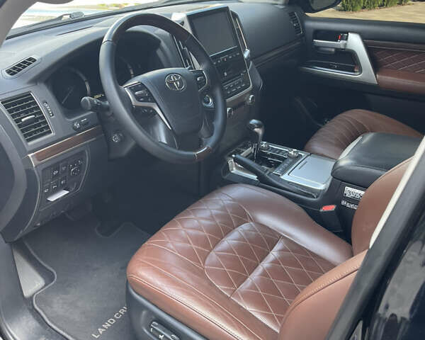 Черный Тойота Ленд Крузер, объемом двигателя 4.46 л и пробегом 204 тыс. км за 49000 $, фото 9 на Automoto.ua