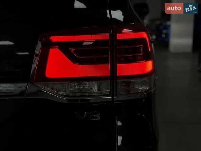 Черный Тойота Ленд Крузер, объемом двигателя 4.46 л и пробегом 185 тыс. км за 51200 $, фото 4 на Automoto.ua