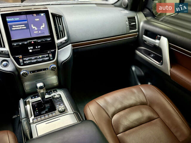 Черный Тойота Ленд Крузер, объемом двигателя 4.5 л и пробегом 131 тыс. км за 55000 $, фото 21 на Automoto.ua