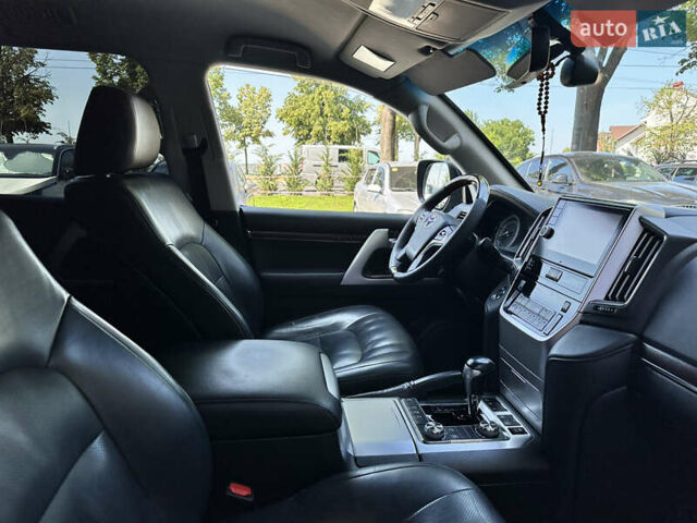Черный Тойота Ленд Крузер, объемом двигателя 4.46 л и пробегом 217 тыс. км за 42999 $, фото 11 на Automoto.ua