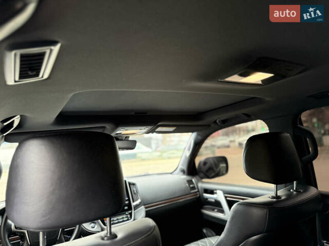 Черный Тойота Ленд Крузер, объемом двигателя 4.46 л и пробегом 200 тыс. км за 50500 $, фото 34 на Automoto.ua