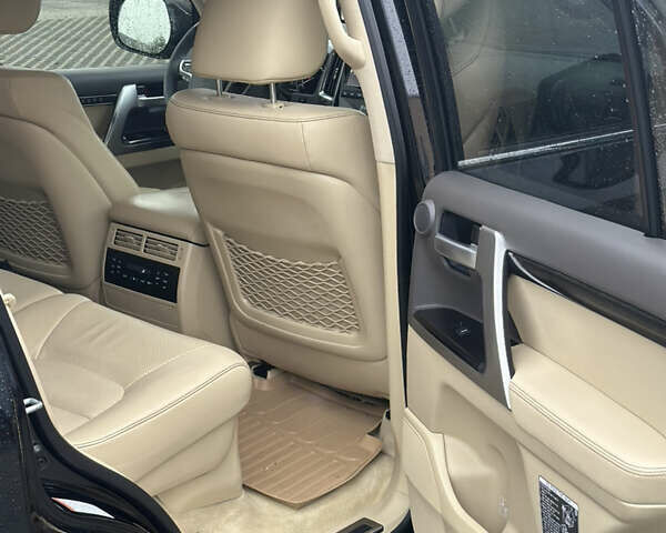 Черный Тойота Ленд Крузер, объемом двигателя 4.46 л и пробегом 190 тыс. км за 54500 $, фото 7 на Automoto.ua