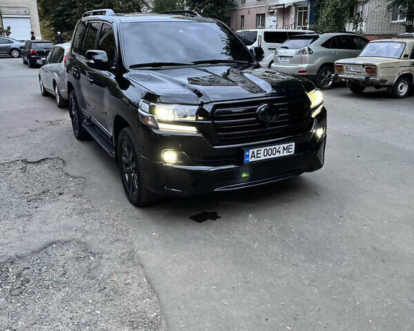 Черный Тойота Ленд Крузер, объемом двигателя 4.46 л и пробегом 177 тыс. км за 52000 $, фото 63 на Automoto.ua
