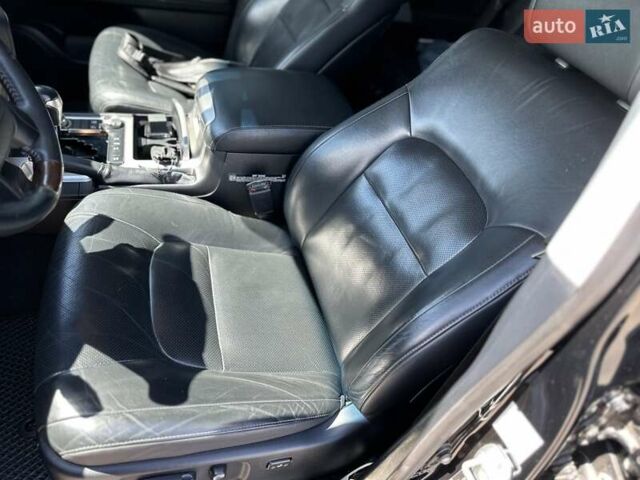 Черный Тойота Ленд Крузер, объемом двигателя 4.46 л и пробегом 133 тыс. км за 47000 $, фото 16 на Automoto.ua