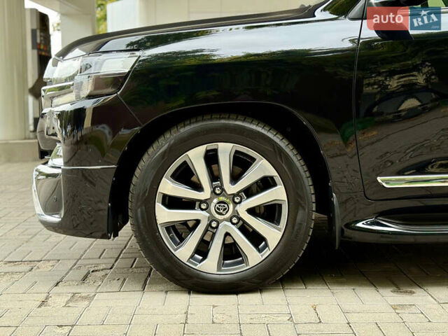 Черный Тойота Ленд Крузер, объемом двигателя 4.46 л и пробегом 118 тыс. км за 55500 $, фото 18 на Automoto.ua