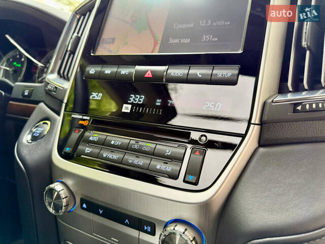 Черный Тойота Ленд Крузер, объемом двигателя 4.46 л и пробегом 118 тыс. км за 55500 $, фото 50 на Automoto.ua