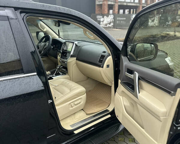 Черный Тойота Ленд Крузер, объемом двигателя 4.46 л и пробегом 190 тыс. км за 54500 $, фото 13 на Automoto.ua