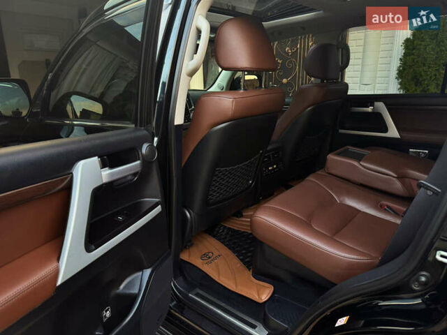 Черный Тойота Ленд Крузер, объемом двигателя 4.61 л и пробегом 132 тыс. км за 57000 $, фото 9 на Automoto.ua