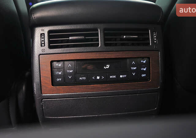 Черный Тойота Ленд Крузер, объемом двигателя 4.46 л и пробегом 149 тыс. км за 52700 $, фото 49 на Automoto.ua