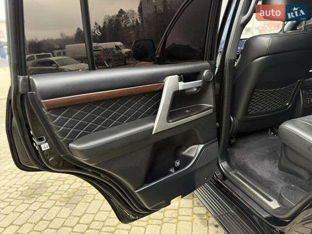 Черный Тойота Ленд Крузер, объемом двигателя 4.46 л и пробегом 200 тыс. км за 50500 $, фото 43 на Automoto.ua