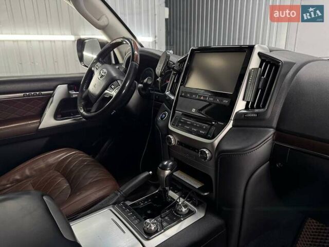 Черный Тойота Ленд Крузер, объемом двигателя 4.46 л и пробегом 208 тыс. км за 50500 $, фото 8 на Automoto.ua