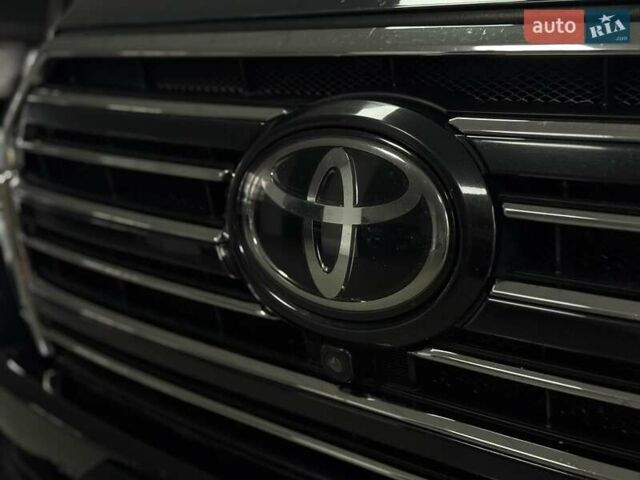 Черный Тойота Ленд Крузер, объемом двигателя 4.46 л и пробегом 185 тыс. км за 51200 $, фото 25 на Automoto.ua