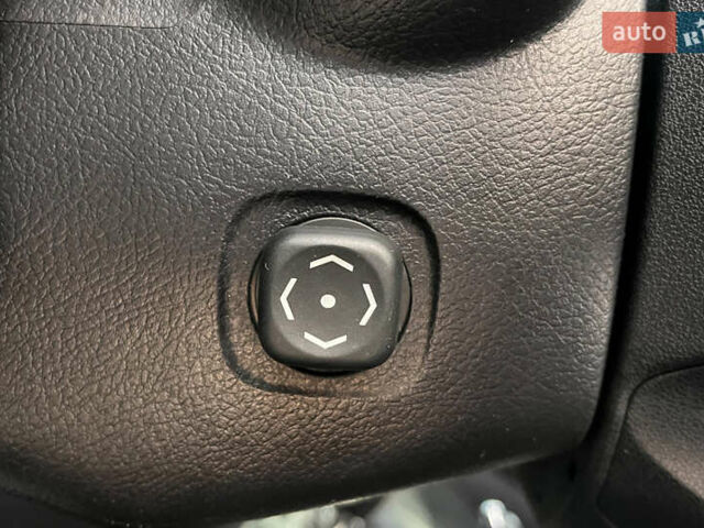 Черный Тойота Ленд Крузер, объемом двигателя 4.46 л и пробегом 184 тыс. км за 49950 $, фото 40 на Automoto.ua