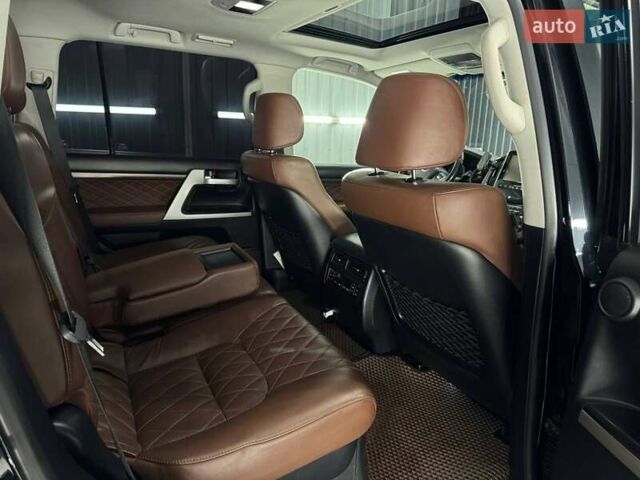 Черный Тойота Ленд Крузер, объемом двигателя 4.46 л и пробегом 208 тыс. км за 50500 $, фото 4 на Automoto.ua