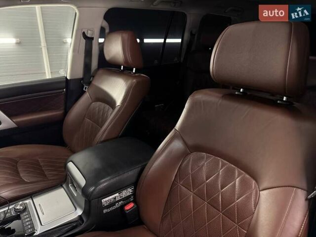 Черный Тойота Ленд Крузер, объемом двигателя 4.46 л и пробегом 208 тыс. км за 50500 $, фото 7 на Automoto.ua