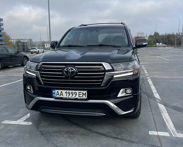 Черный Тойота Ленд Крузер, объемом двигателя 4.46 л и пробегом 186 тыс. км за 49500 $, фото 1 на Automoto.ua