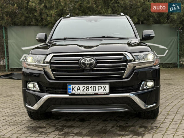 Черный Тойота Ленд Крузер, объемом двигателя 4.46 л и пробегом 200 тыс. км за 50500 $, фото 2 на Automoto.ua