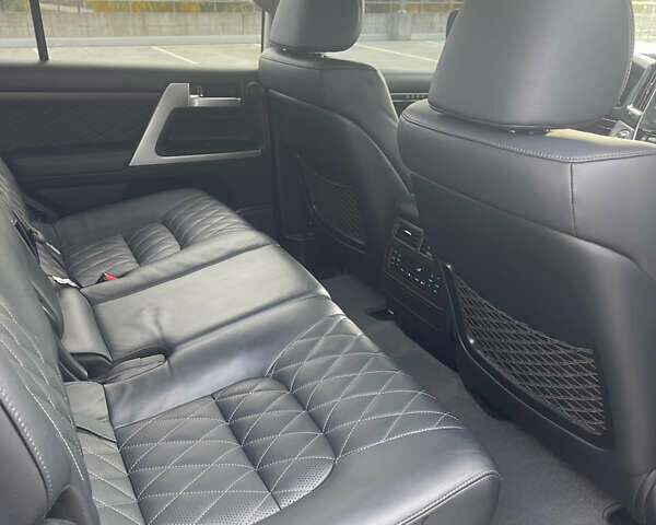 Черный Тойота Ленд Крузер, объемом двигателя 4.46 л и пробегом 186 тыс. км за 49500 $, фото 5 на Automoto.ua