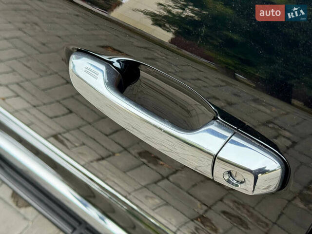 Черный Тойота Ленд Крузер, объемом двигателя 4.46 л и пробегом 118 тыс. км за 55500 $, фото 23 на Automoto.ua