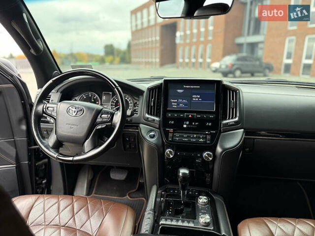 Черный Тойота Ленд Крузер, объемом двигателя 4.46 л и пробегом 132 тыс. км за 54999 $, фото 20 на Automoto.ua