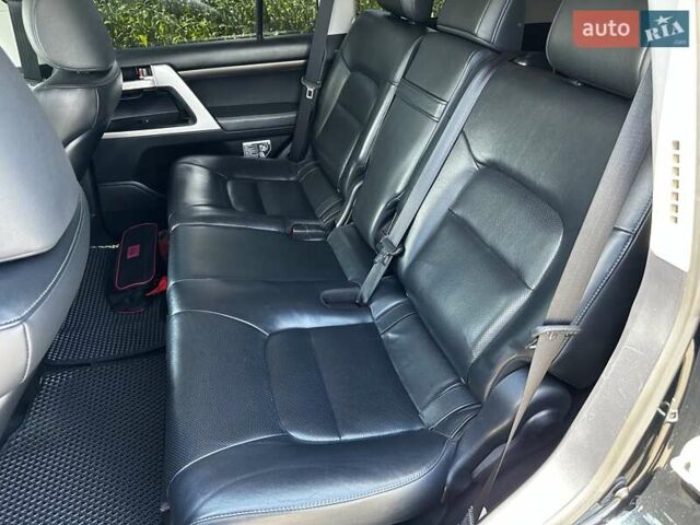 Черный Тойота Ленд Крузер, объемом двигателя 4.46 л и пробегом 133 тыс. км за 47000 $, фото 13 на Automoto.ua