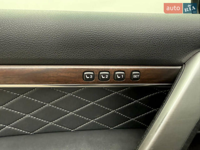 Черный Тойота Ленд Крузер, объемом двигателя 4.46 л и пробегом 101 тыс. км за 55000 $, фото 16 на Automoto.ua