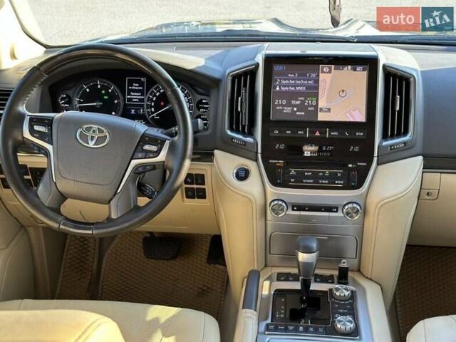 Черный Тойота Ленд Крузер, объемом двигателя 4.5 л и пробегом 350 тыс. км за 47500 $, фото 4 на Automoto.ua