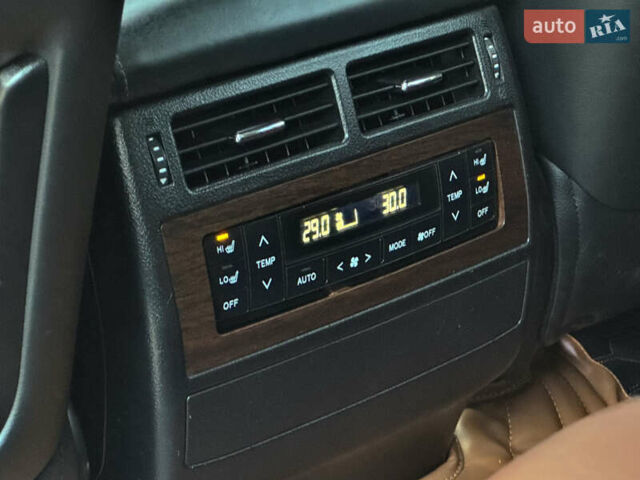 Черный Тойота Ленд Крузер, объемом двигателя 4.61 л и пробегом 132 тыс. км за 57000 $, фото 10 на Automoto.ua