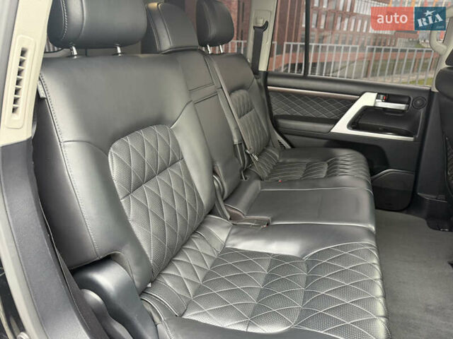 Черный Тойота Ленд Крузер, объемом двигателя 4.46 л и пробегом 101 тыс. км за 55000 $, фото 40 на Automoto.ua