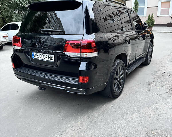 Черный Тойота Ленд Крузер, объемом двигателя 4.46 л и пробегом 177 тыс. км за 52000 $, фото 31 на Automoto.ua