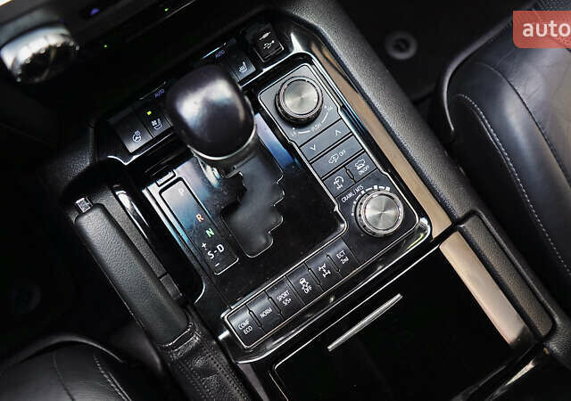 Черный Тойота Ленд Крузер, объемом двигателя 4.46 л и пробегом 149 тыс. км за 52700 $, фото 39 на Automoto.ua