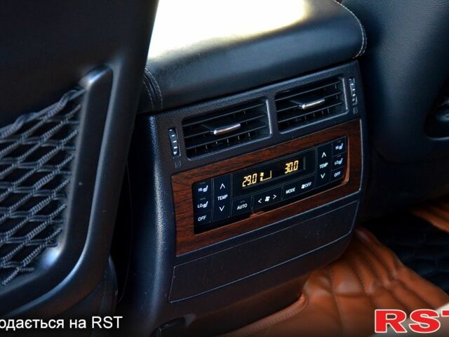 Черный Тойота Ленд Крузер, объемом двигателя 4.6 л и пробегом 137 тыс. км за 57500 $, фото 10 на Automoto.ua