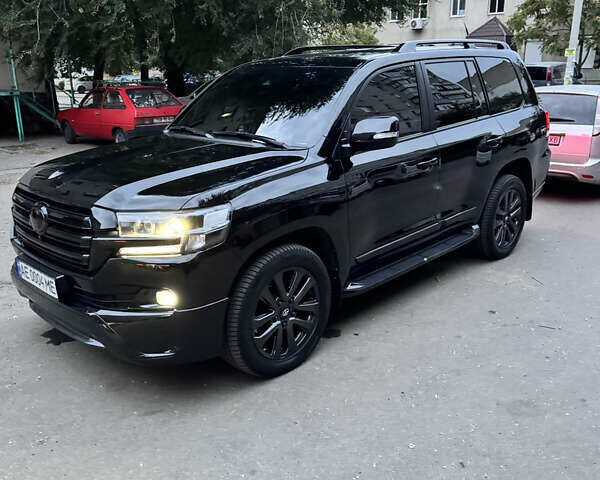 Черный Тойота Ленд Крузер, объемом двигателя 4.46 л и пробегом 177 тыс. км за 52000 $, фото 67 на Automoto.ua