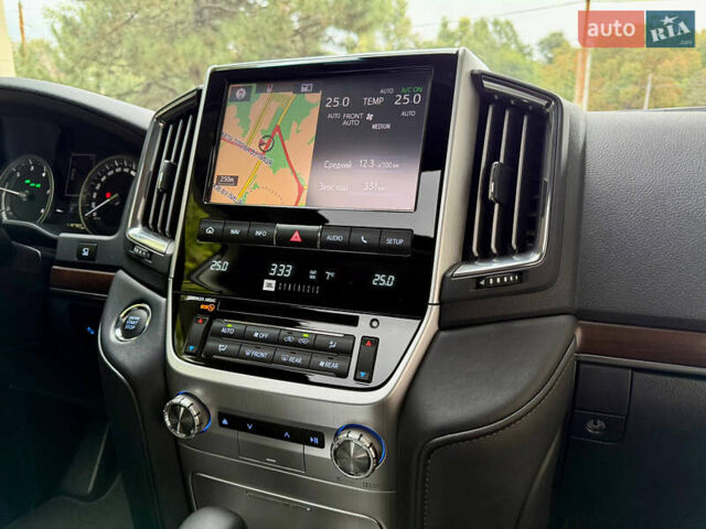 Черный Тойота Ленд Крузер, объемом двигателя 4.46 л и пробегом 118 тыс. км за 55500 $, фото 49 на Automoto.ua