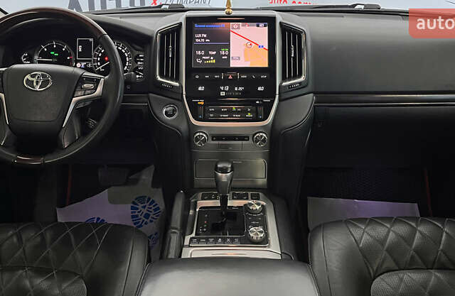 Черный Тойота Ленд Крузер, объемом двигателя 4.46 л и пробегом 184 тыс. км за 49950 $, фото 20 на Automoto.ua