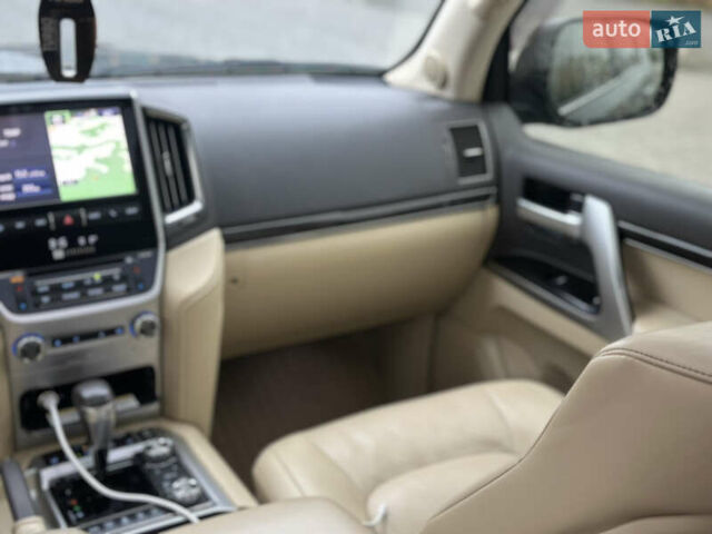 Черный Тойота Ленд Крузер, объемом двигателя 4.46 л и пробегом 190 тыс. км за 54500 $, фото 12 на Automoto.ua