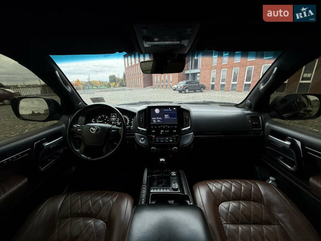 Черный Тойота Ленд Крузер, объемом двигателя 4.46 л и пробегом 132 тыс. км за 54999 $, фото 32 на Automoto.ua
