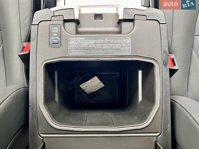 Чорний Тойота Ленд Крузер, об'ємом двигуна 4.46 л та пробігом 88 тис. км за 129999 $, фото 35 на Automoto.ua