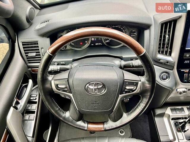 Чорний Тойота Ленд Крузер, об'ємом двигуна 4.46 л та пробігом 88 тис. км за 135000 $, фото 41 на Automoto.ua