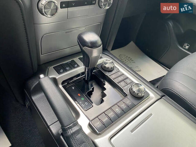 Черный Тойота Ленд Крузер, объемом двигателя 4.46 л и пробегом 232 тыс. км за 50500 $, фото 18 на Automoto.ua