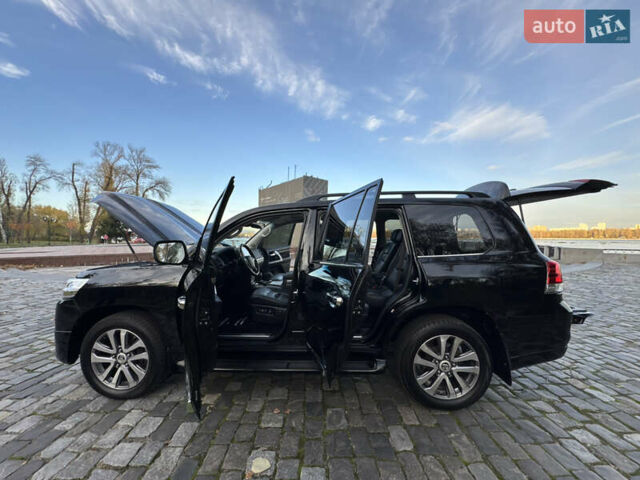 Чорний Тойота Ленд Крузер, об'ємом двигуна 4.46 л та пробігом 260 тис. км за 49999 $, фото 52 на Automoto.ua