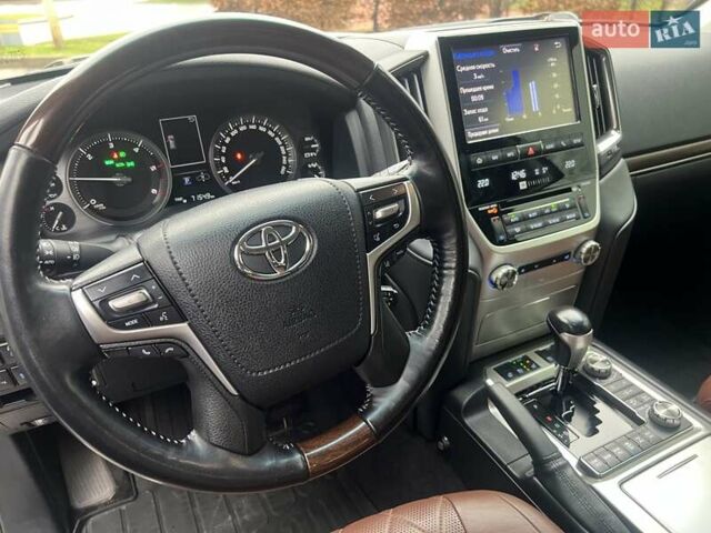 Черный Тойота Ленд Крузер, объемом двигателя 4.46 л и пробегом 98 тыс. км за 59000 $, фото 17 на Automoto.ua